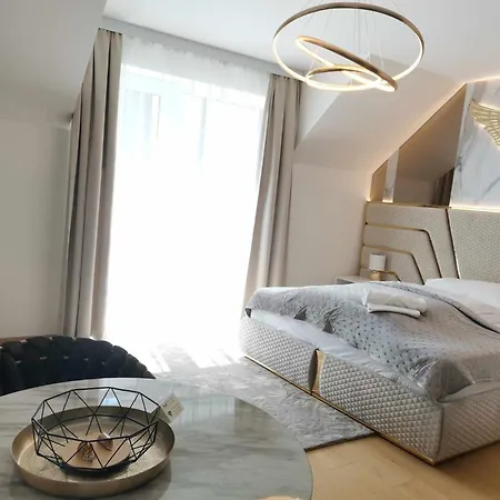 Prestige - Luxury Trnava, Free Indoor Parking Apartment