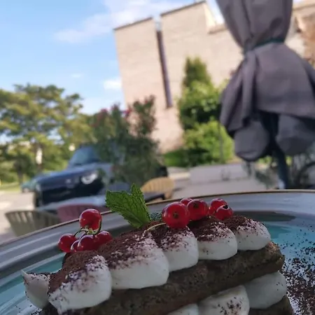 Prestige - Luxury Trnava, Free Indoor Parking Apartman